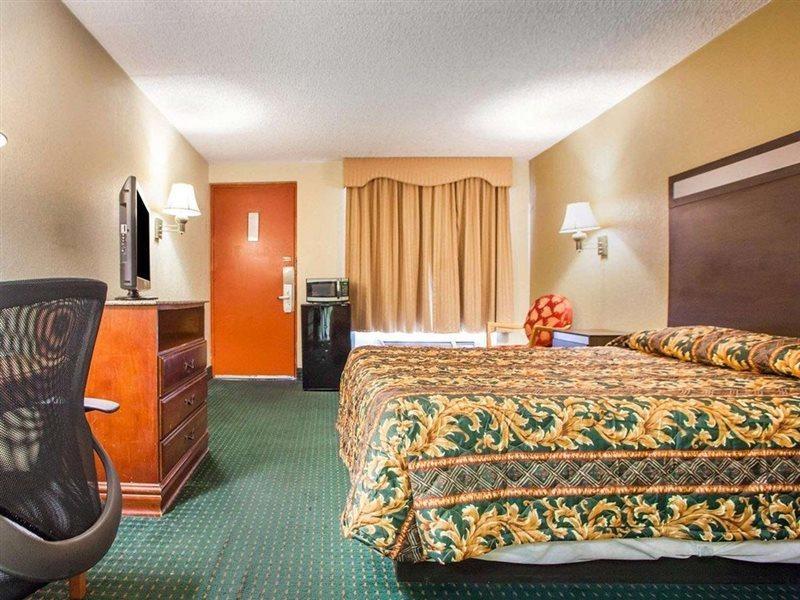 Rodeway Inn Mount Laurel Hwy 73 Bagian luar foto