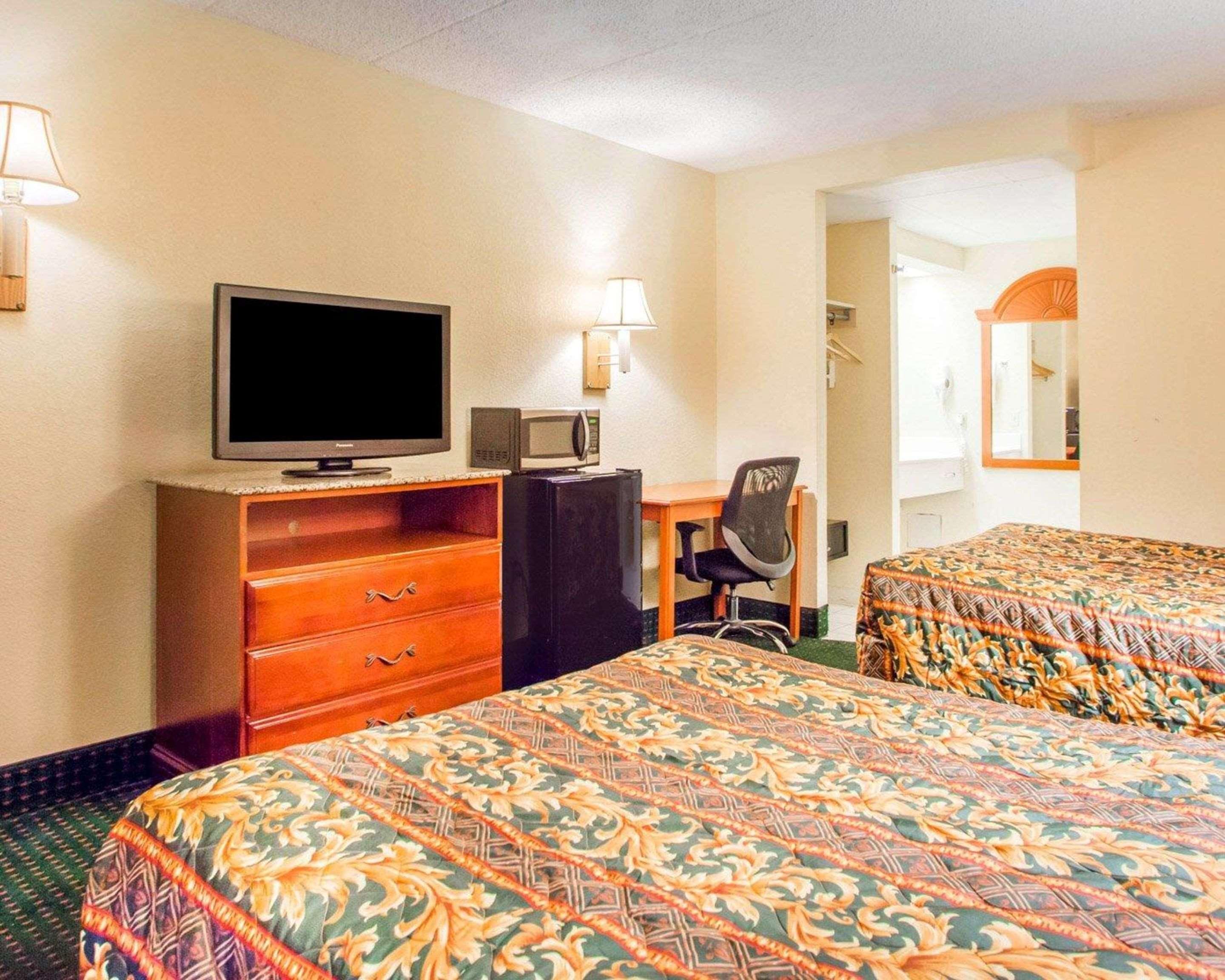 Rodeway Inn Mount Laurel Hwy 73 Bagian luar foto