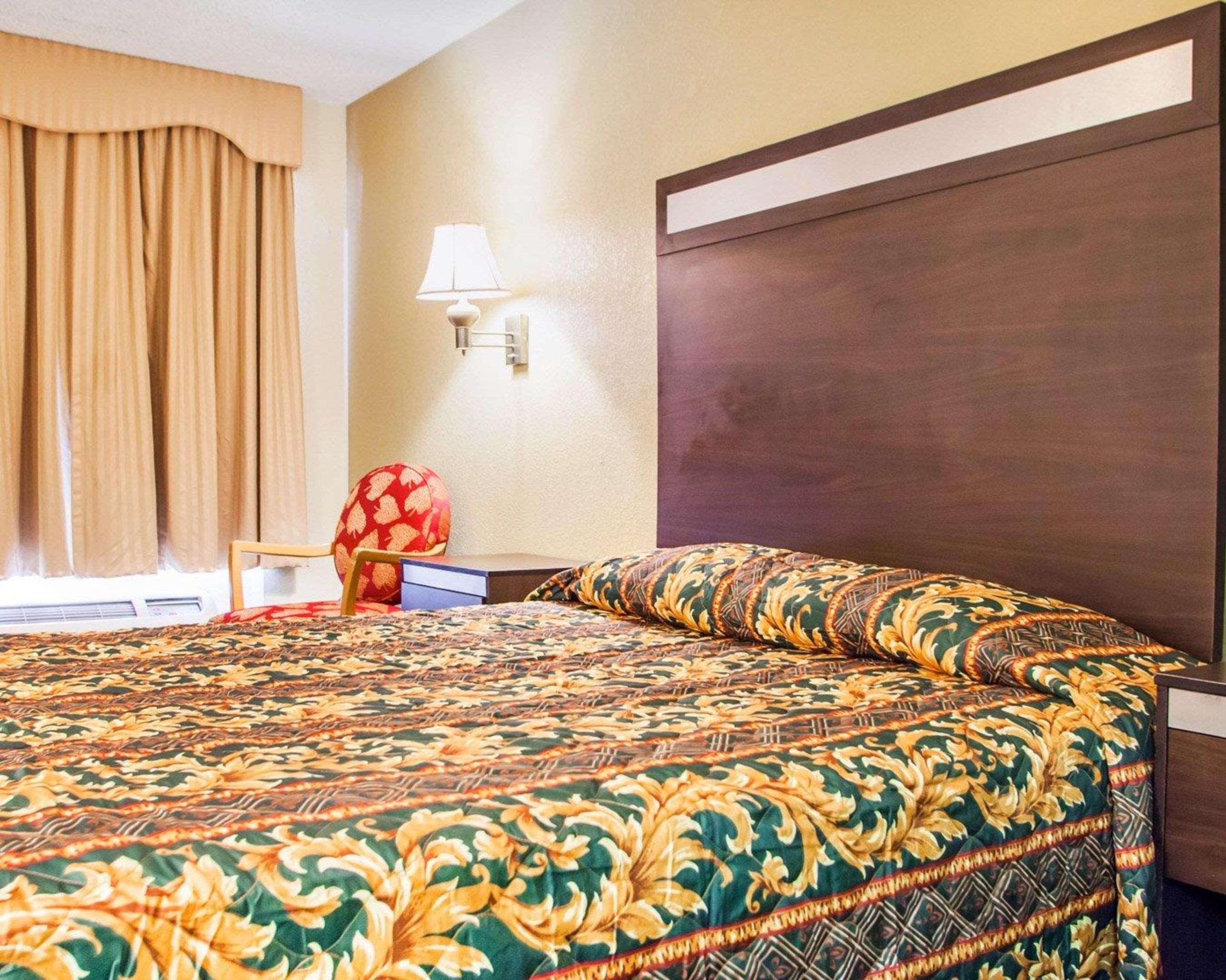 Rodeway Inn Mount Laurel Hwy 73 Bagian luar foto