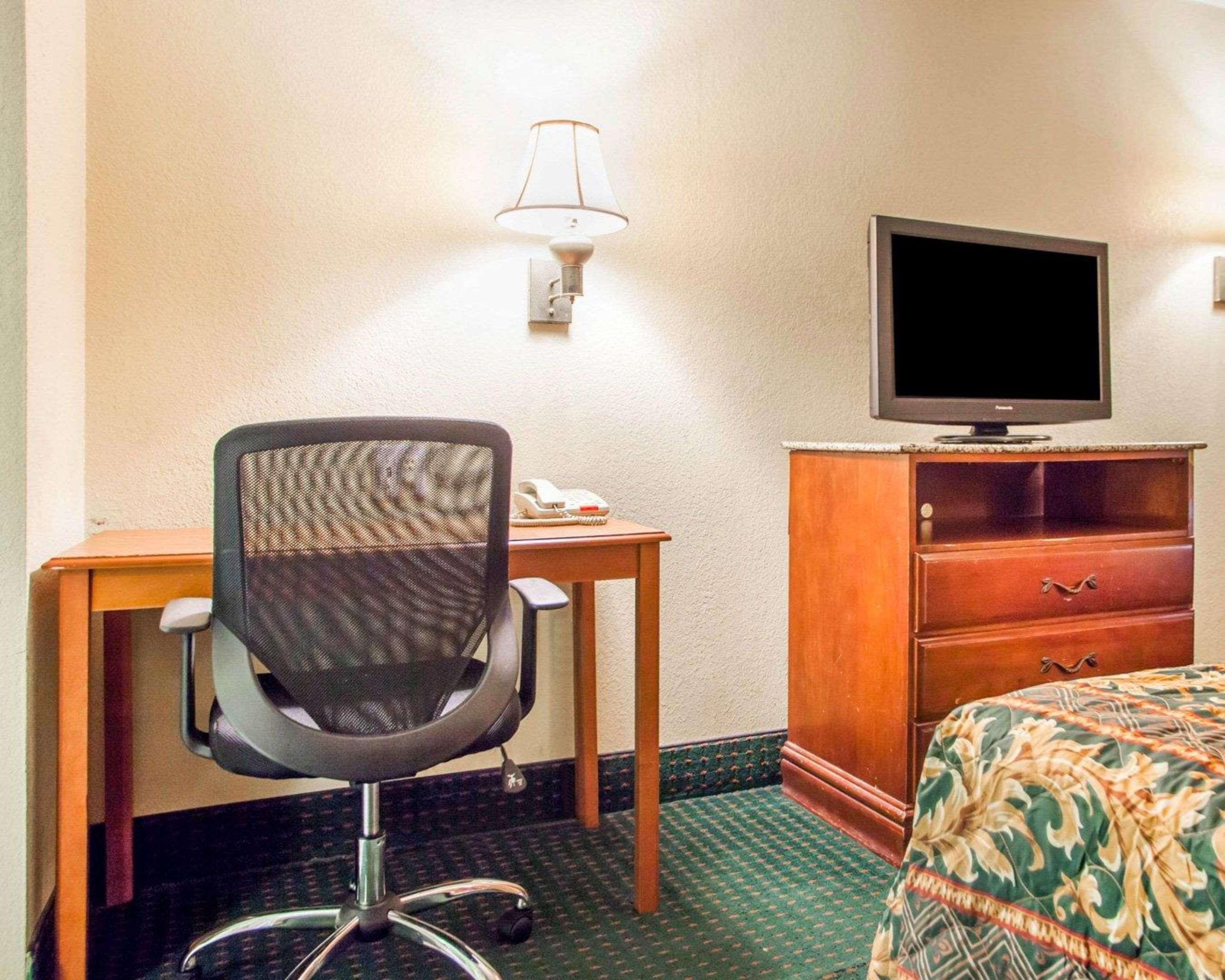 Rodeway Inn Mount Laurel Hwy 73 Bagian luar foto