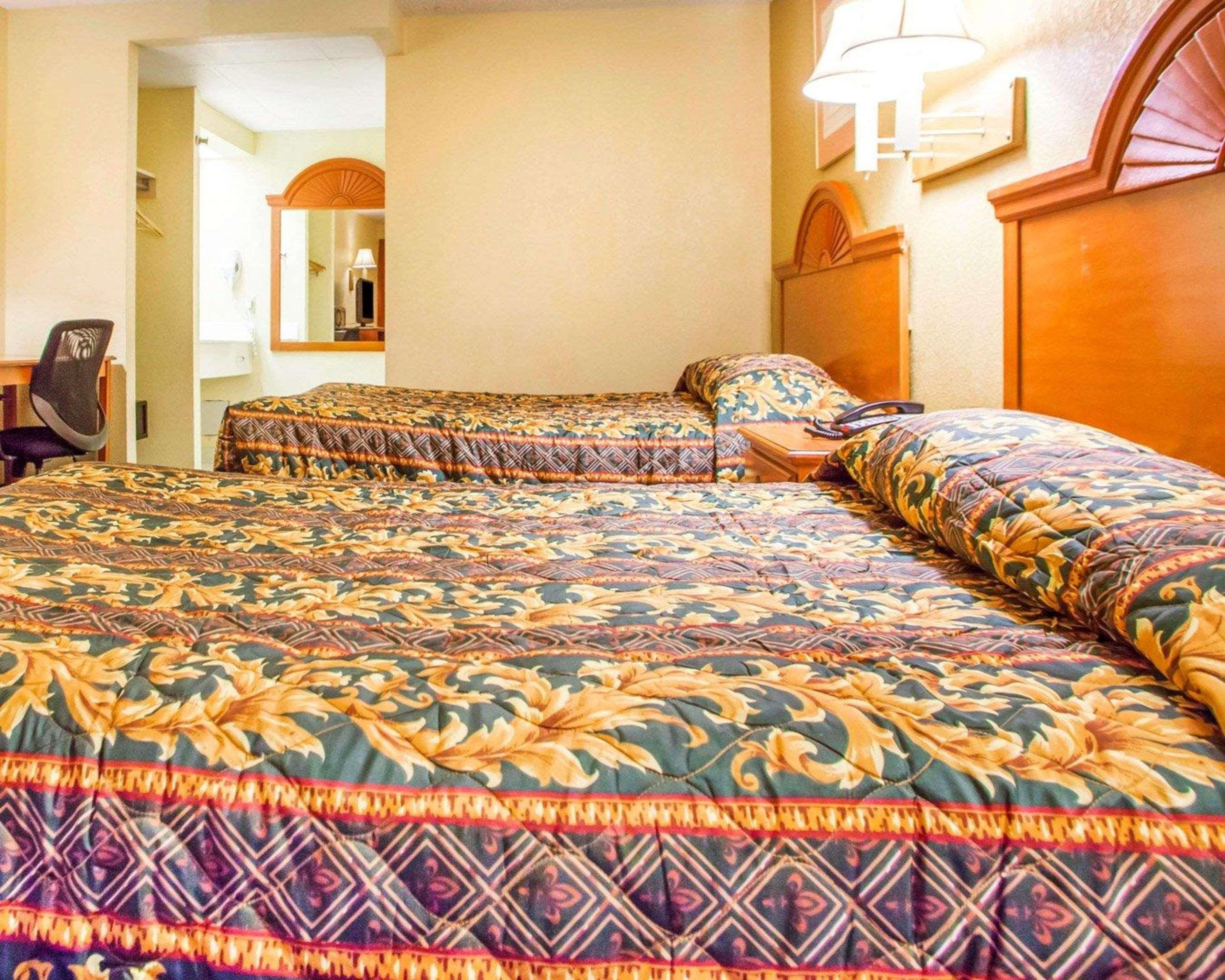 Rodeway Inn Mount Laurel Hwy 73 Bagian luar foto