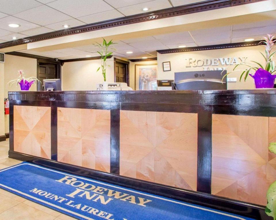 Rodeway Inn Mount Laurel Hwy 73 Bagian luar foto