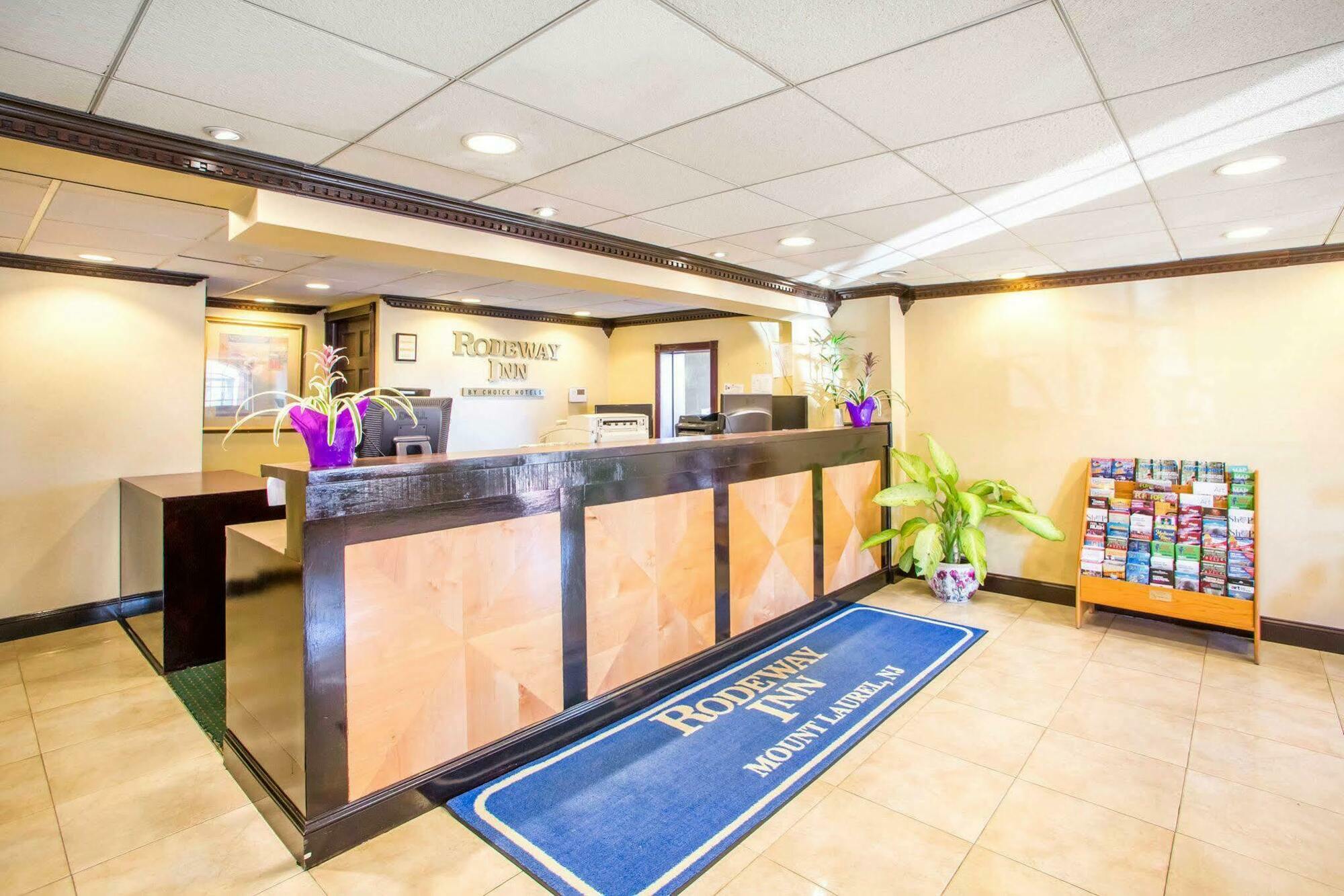 Rodeway Inn Mount Laurel Hwy 73 Bagian luar foto