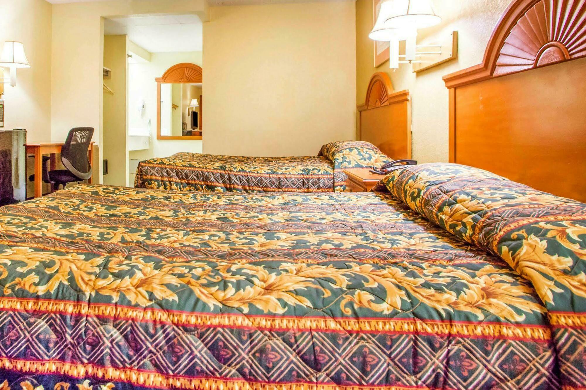 Rodeway Inn Mount Laurel Hwy 73 Bagian luar foto