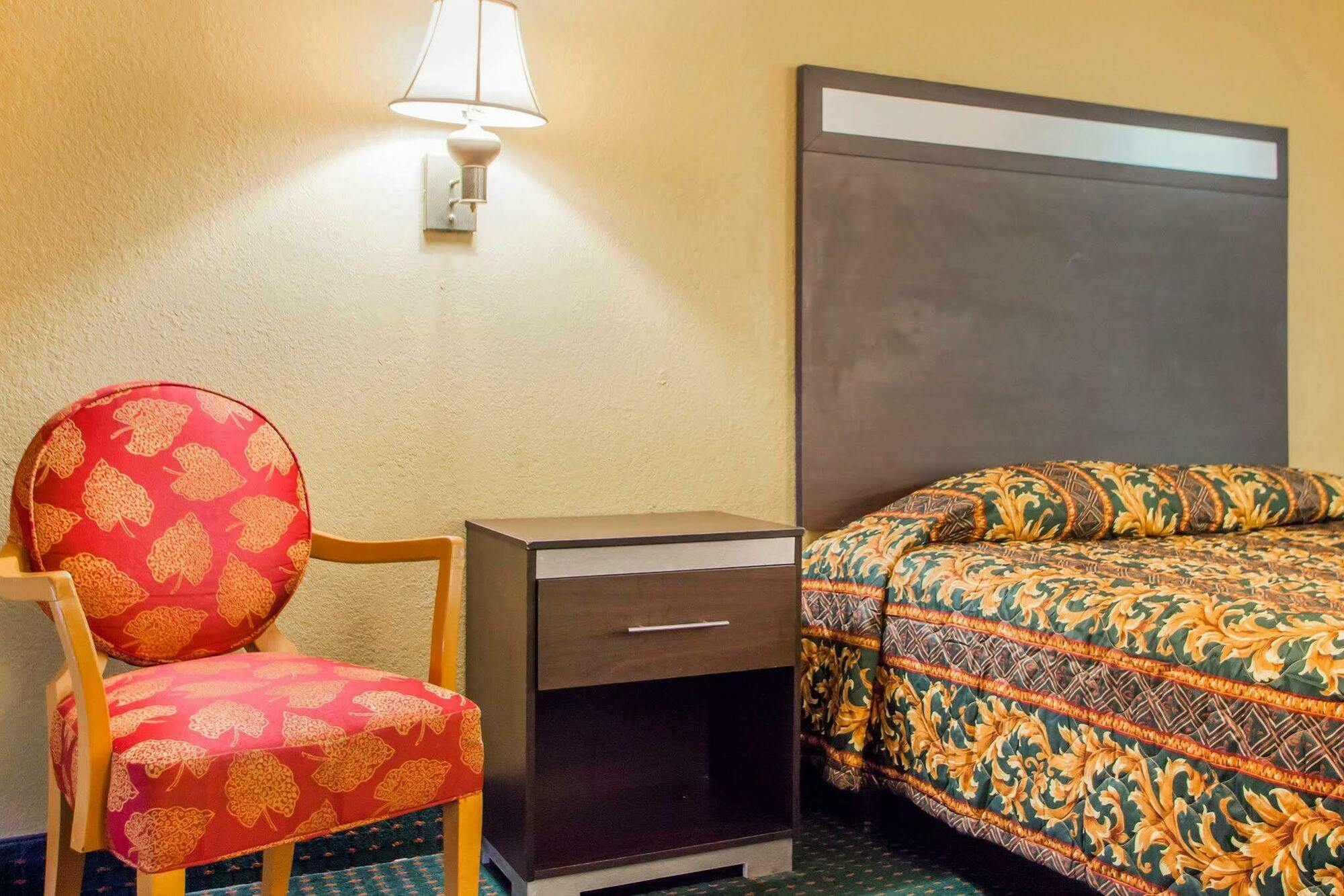 Rodeway Inn Mount Laurel Hwy 73 Bagian luar foto